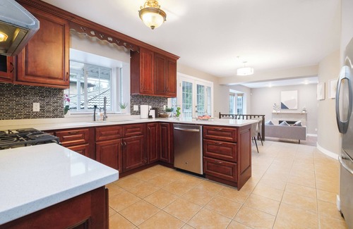 Oakridge Casa | Spacious 4BR w/ Ensuites Mins to Downtown YVR UBC