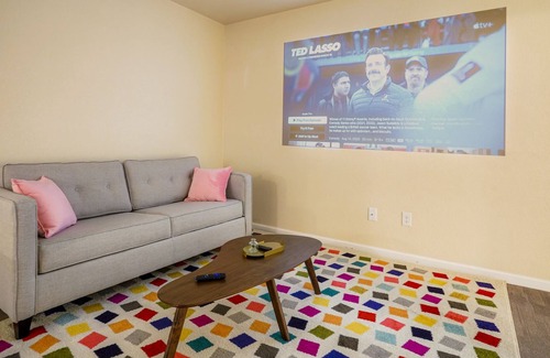 Alta Vista Area Casa | Spacious 4BR w/ Movie room, Foosball, Games