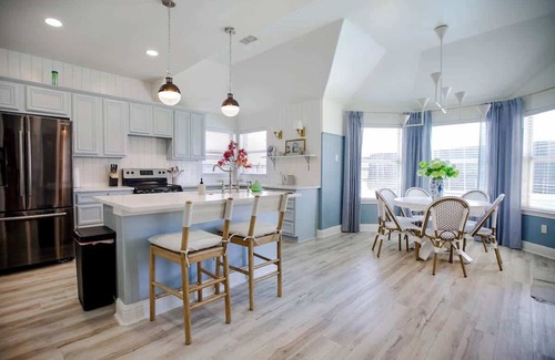 Royse City Casa | Charming 4-bedroom house in Royse City with salt water pool, sleep 10