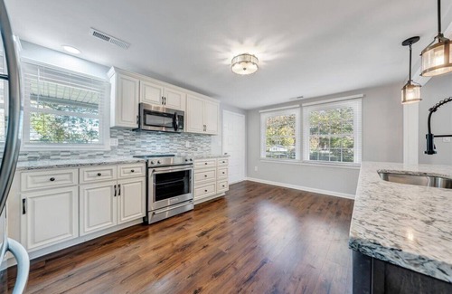 Huddleston Casa | Spacious 4BR with private boat dock and lakefront access