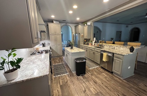 Loxley Casa | Spacious 5/4 Estate w/Private Pool and SPA easy drive to Gulf Shores/Pensacola