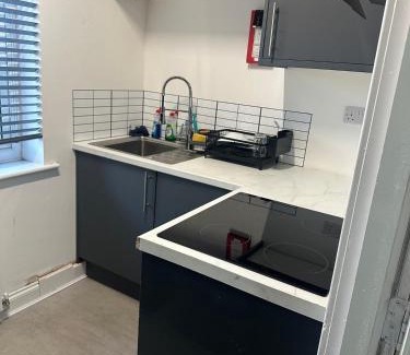 Warrington Apartamento | Spacious 5-BD Flat | Sleeps 10 | Parking & WiFi