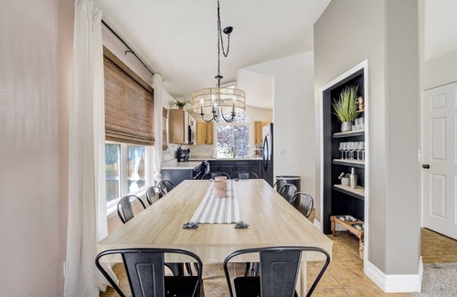 Colorado Springs Casa | Spacious 5-bd house, close to the Broadmoor Hotel in beautiful Colorado Springs