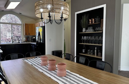 Colorado Springs Casa | Spacious 5-bd house, close to the Broadmoor Hotel in beautiful Colorado Springs