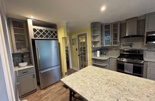 Evans Casa | Spacious 5-bdrm, 4bth with AC, WiFi, fenced yard, outdoor pool in charming Evans