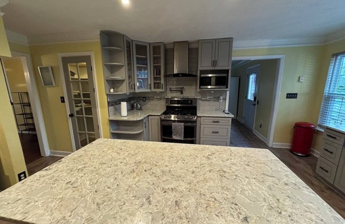 Evans Casa | Spacious 5-bdrm, 4bth with AC, WiFi, fenced yard, outdoor pool in charming Evans