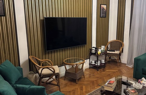 Qasr an-Nil Apartamento | Spacious 5-bedroom apartment with AC, WiFi in fantastic Cairo Governorate