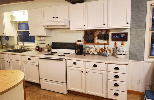 Effingham Cabaña | Spacious 5 Bed 2 Bath Sleeps 10