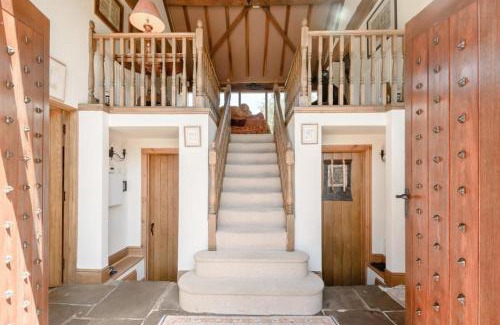 Shrawley Casa | Spacious 5 bed Barn in the Heart of Worcestershire