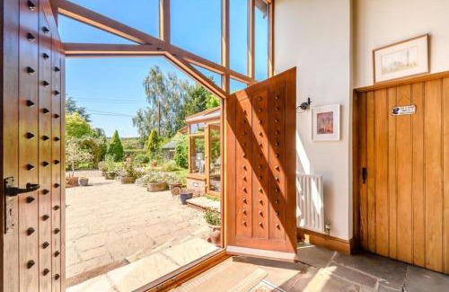 Shrawley Casa | Spacious 5 bed Barn in the Heart of Worcestershire