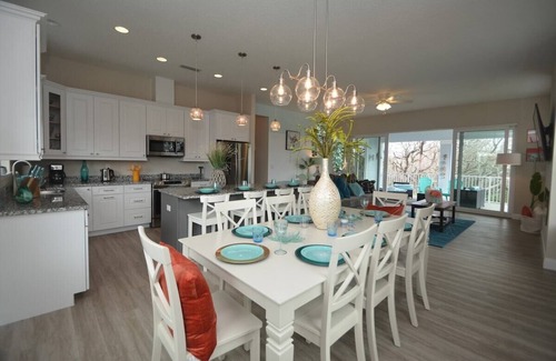 Marineland Acres Casa | "Legasea", una hermosa casa de playa de lujo de 5 habitaciones / 4 baños con capacidad para 12 personas