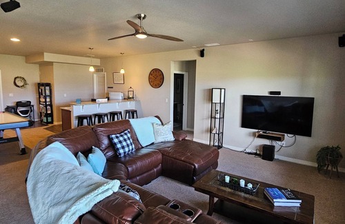 Northgate Casa | Spacious 5-bed house in North Colorado Springs near music venues and AF Academy