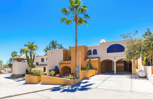 Cabo Bello Casa | Spacious 5-Bedroom Oasis with Private Pool, Jacuzzi & Beach Access