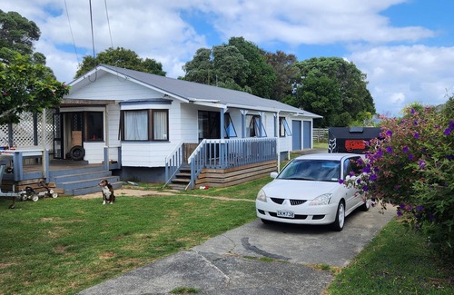 One Tree Point Casa | Spacious 5-bedroom house in delightful One Tree Point