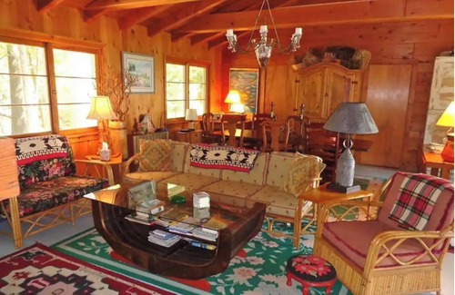 Menonaqua Beach Cabaña | Spacious 5-bedroom cottage on Menonaqua Beach with private beach