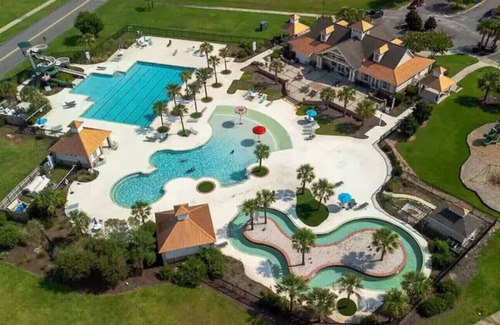 Port Wentworth Casa | Spacious 5-bedroom house in charming Port Wentworth with WiFi and fitness room