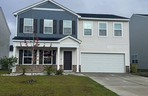 Port Wentworth Casa | Spacious 5-bedroom house in charming Port Wentworth with WiFi and fitness room