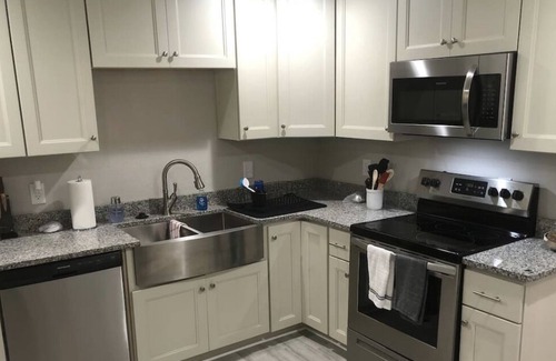 Norfolk - Virginia Beach Casa | Spacious 5 bedroom 4 bathroom
