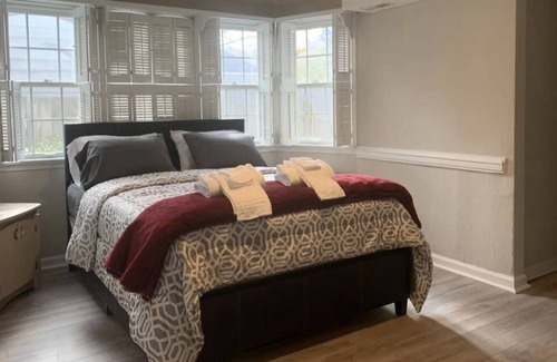 Norfolk - Virginia Beach Casa | Spacious 5 bedroom 4 bathroom