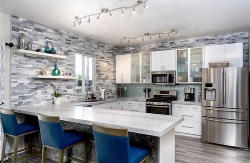 Lake Elsinore Casa | Spacious 5-bedroom home for your relaxation needs
