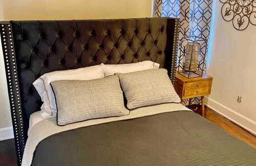 Maple Heights Casa | Spacious 5-bedroom house in Maple Heights