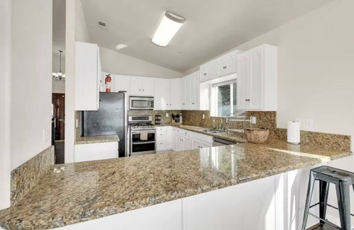 Spring Valley Casa | Spacious 5-bedroom house in welcoming Spring Valley with AC, WiFi