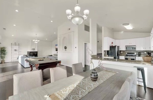 Spring Valley Casa | Spacious 5-bedroom house in welcoming Spring Valley with AC, WiFi