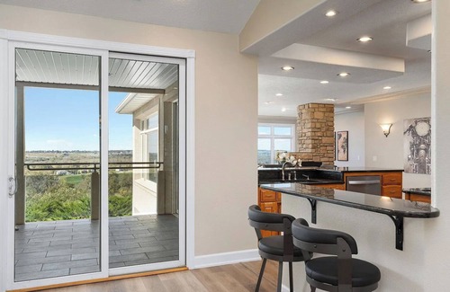 Bismarck Casa | Spacious 5-bedroom 3 bath house with AC and WiFi in charming Bismarck