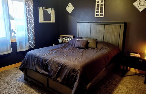 Ransom County Cabina | Spacious 5-bedroom/3 bath LODGE, Located between Fort Ransom, ND & Lisbon, ND
