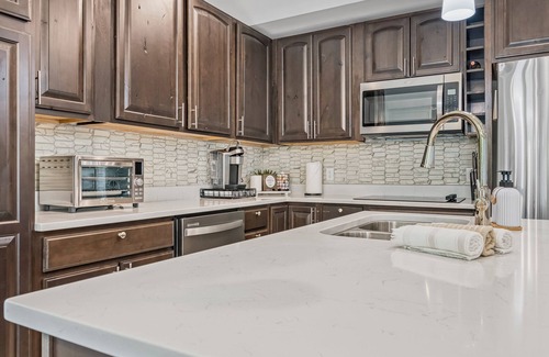 Village of Bloomfield Casa | Spacious 5-bedroom/7Tv's/Game Room