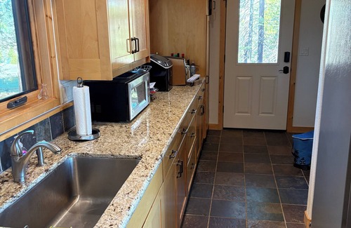 Lake Almanor West Cabina | Spacious 5-bedroom cabin in Almanor West with WiFi