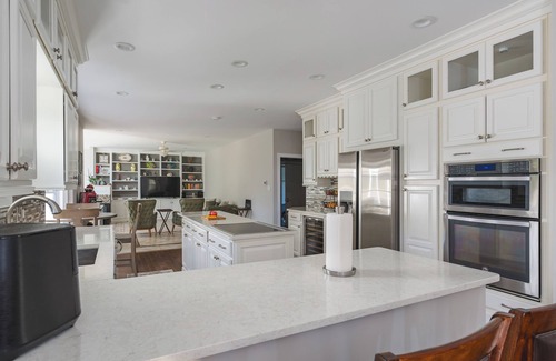 Nokesville Otro | Spacious 5-bedroom farmhouse in peaceful Nokesville with Pool