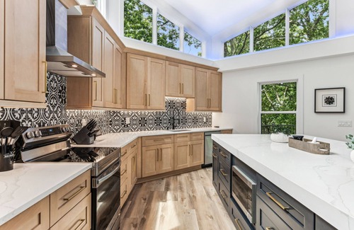 Tate Cabina | Spacious 5-bedroom, family-friendly lodge mountain house in charming Jasper