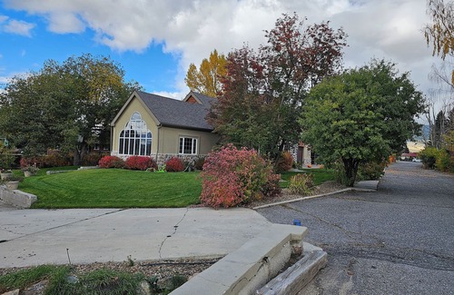 Butte Casa | Spacious 5 Bedroom, family-friendly home on Stunning Golf Course In Butte, MT