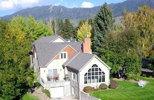 Butte Casa | Spacious 5 Bedroom, family-friendly home on Stunning Golf Course In Butte, MT
