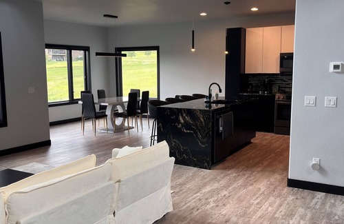 Spearfish Casa | Spacious 5-bedroom golf course house, exit 17 10 minutes to Deadwood or Sturgis
