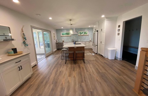 Williamsburg Casa | Spacious 5-bedroom house just outside the Village of Elk Rapids with AC, WiFi