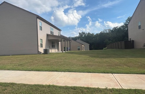 Lithonia Casa | Spacious 5-bedroom house in lovely Stonecrest with AC