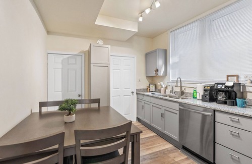 Wilmington Casa | Spacious 5-bedroom house in charming Wilmington with WiFi, AC