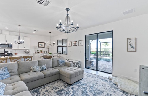 Lakewood Ranch Casa | Spacious 5-bedroom house in the resort style Community of Lorraine Lakes!