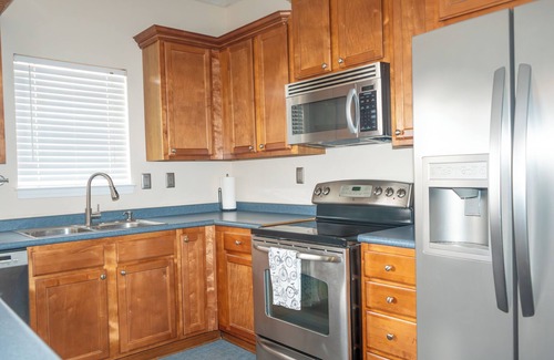 Southaven Casa | Spacious 5-bedroom house with WiFi, AC and parking in peaceful Southaven.