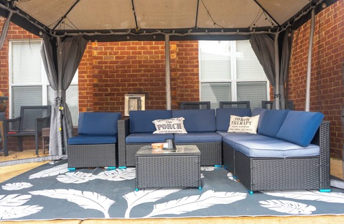 Southaven Casa | Spacious 5-bedroom house with WiFi, AC and parking in peaceful Southaven.