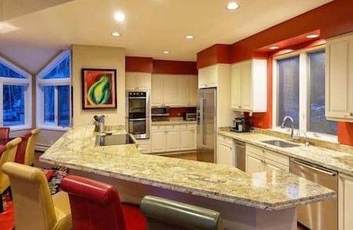 Red Mountain Casa | SPACIOUS 5 BEDROOM HOME RED MOUNTAIN-HOT TUB-ASPEN