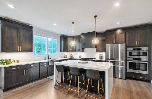 Herndon Casa | Spacious 5-bedroom home, Family Friendly in delightful Oak Hill