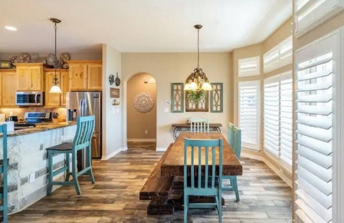 Converse Casa | Spacious 5 bedroom home in Schertz, Texas! 20 min from downtown San Antonio!