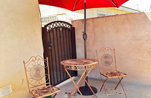 San Gabriel Casa | Spacious 5-bedroom house in charming San Gabriel with Tasla charging