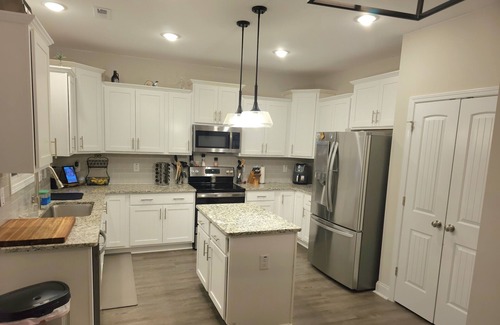 West End Casa | Spacious 5-bedroom house in peaceful West End. 8 minutes to PINEHURST #2!!!