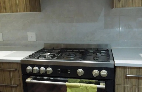 Greater Johannesburg Metropolitan Area Casa | Spacious 5-bedroom house with WiFi 15 min from the airpot.
