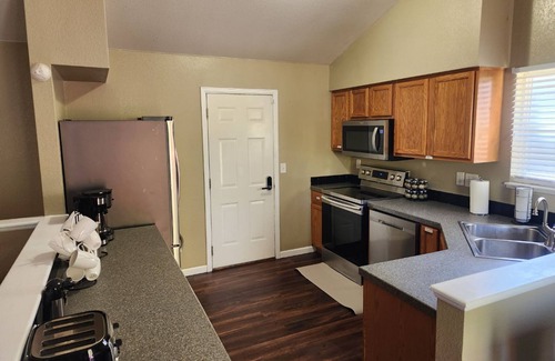 Greeley Casa | Spacious 5-bedroom house in beautiful Greeley with AC, WiFi