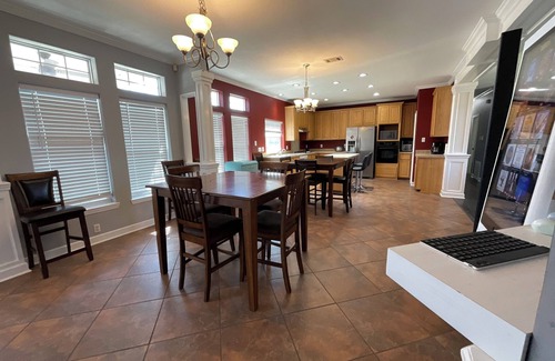 Jean Lafitte Casa | Spacious 5-bedroom house with WiFi, AC in charming Lafitte